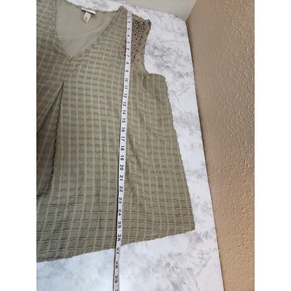 Knox Rose Green Sleeveless Pleated Blouse - Picture 6 of 6